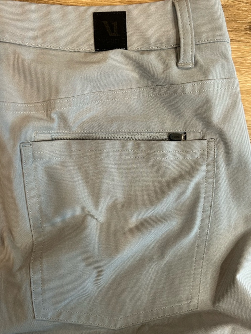 Vuori Athletic Meta Pants in a Slim Fit & 30” inseam - Picture 6 of 8